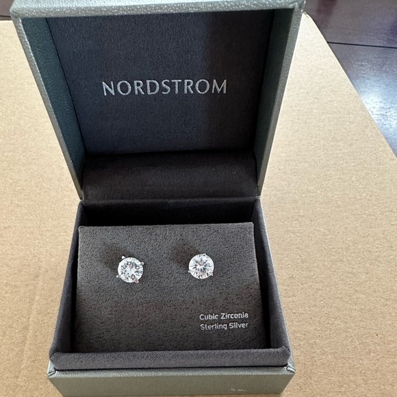 Jewelry - NWT sterling silver earrings